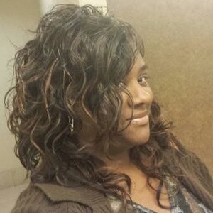 Meet your Posher, Shakira